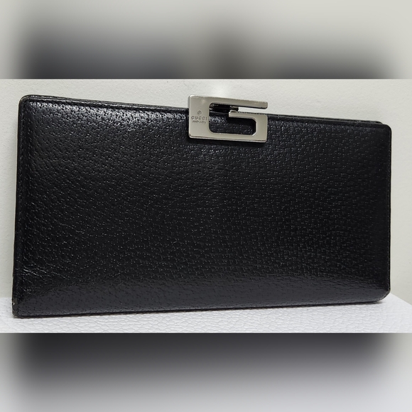 GUCCI G Hardware with Hook Black Pebble Grain Wallet - Picture 4 of 16